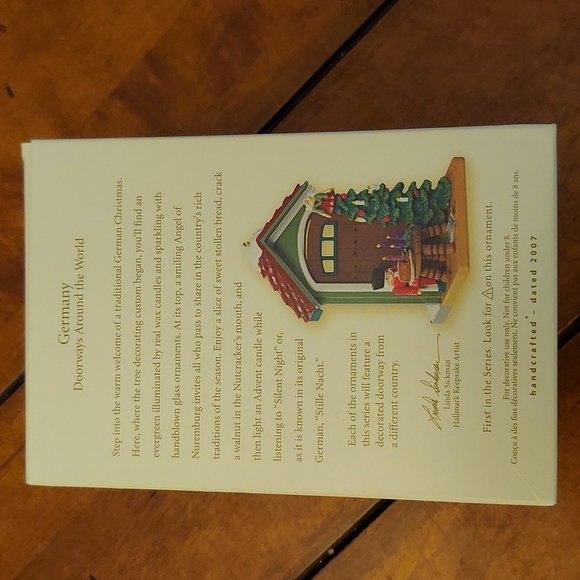 NEW IN BOX | GERMANY / DOORWAYS AROUND THE WORLD | KEEPSAKE ORNAMENT - Picture 6 of 8